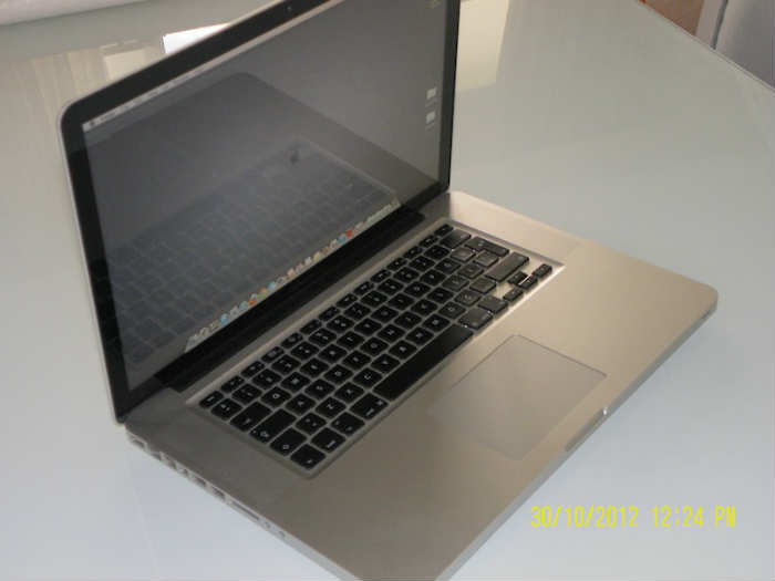 noid-Apple-MacBook-Pro-15-4-quot-Intel-i5__67343356_1